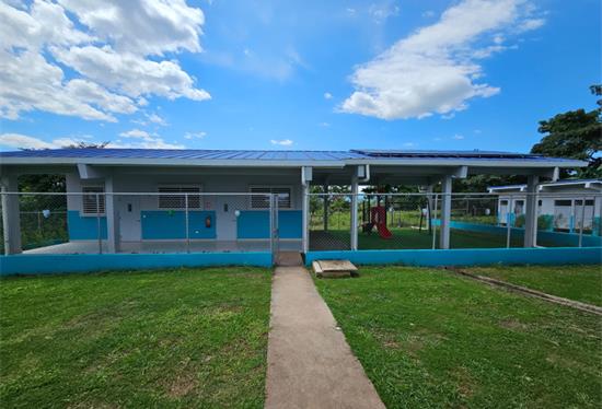 Vista exterior de la Escuela La Pintada