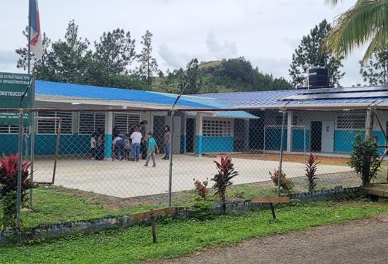 Vista exterior de la Escuela Los Pajaritos